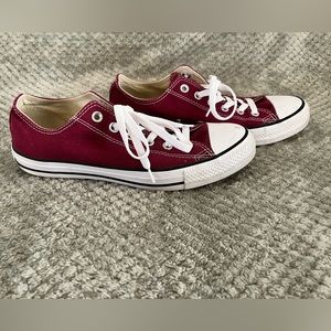 Converse All Star Low Top Burgundy Shoes Size 9